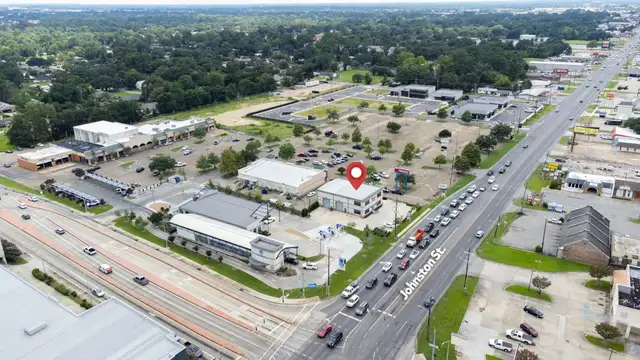 4503 Johnston St thumbnail 2