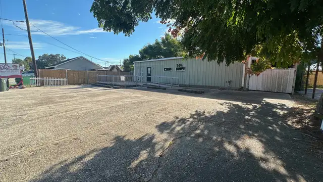 145 Agnes St thumbnail 2