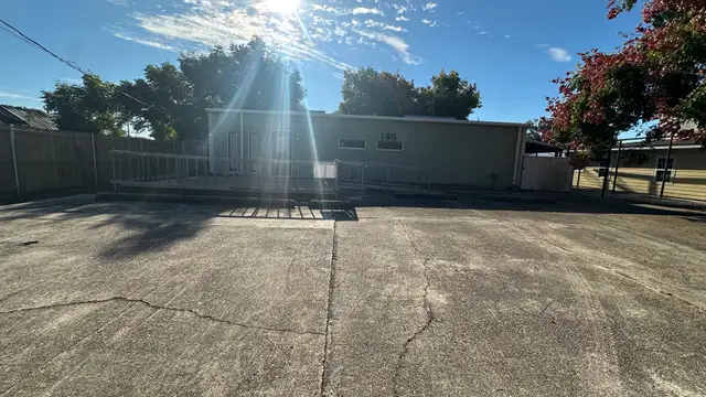 145 Agnes St thumbnail 5