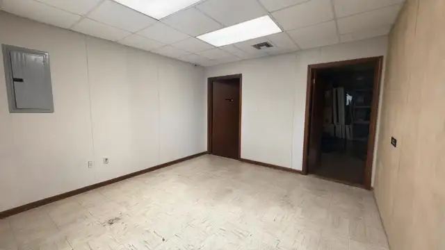 145 Agnes St thumbnail 3