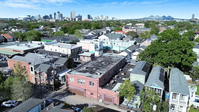 1021 Pleasant St thumbnail 2