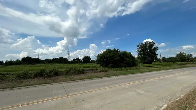 1900 S Westport Dr thumbnail 2