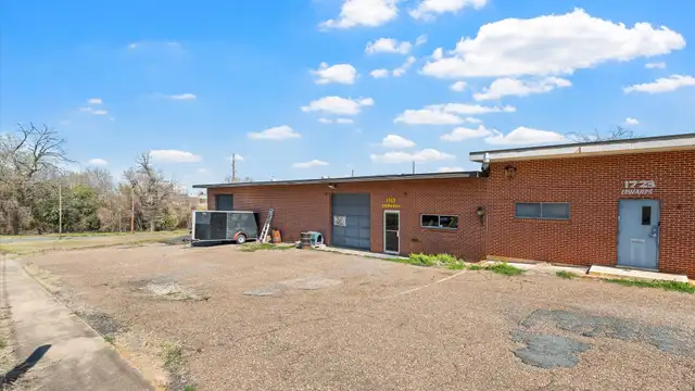 1717 Edwards St thumbnail 2