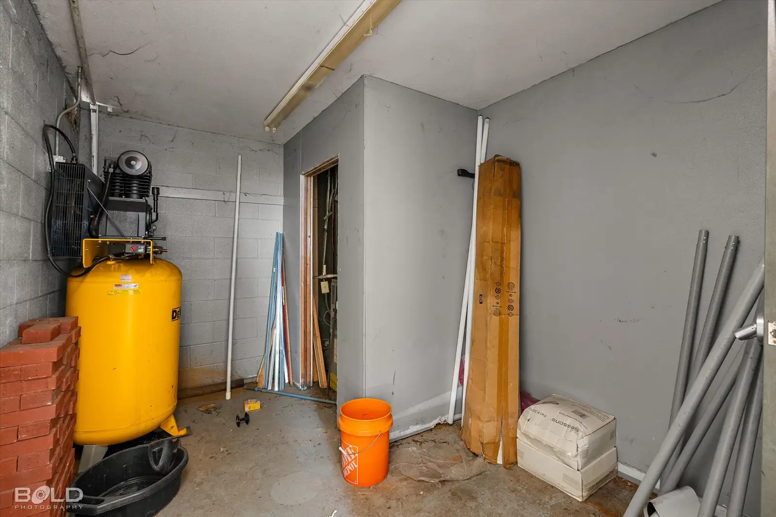 1717 Edwards St image 31