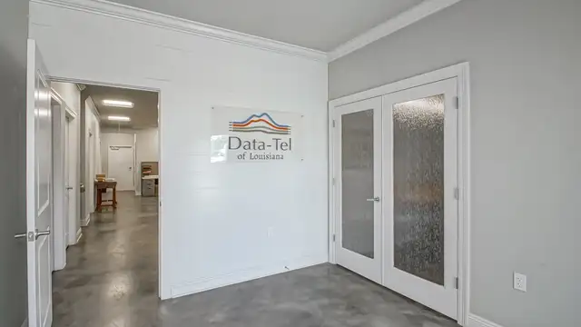 9164 Comar Dr thumbnail 5