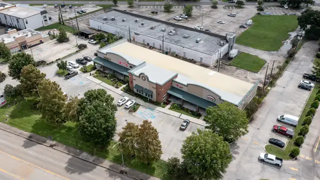 Retail Space For Lease thumbnail 3