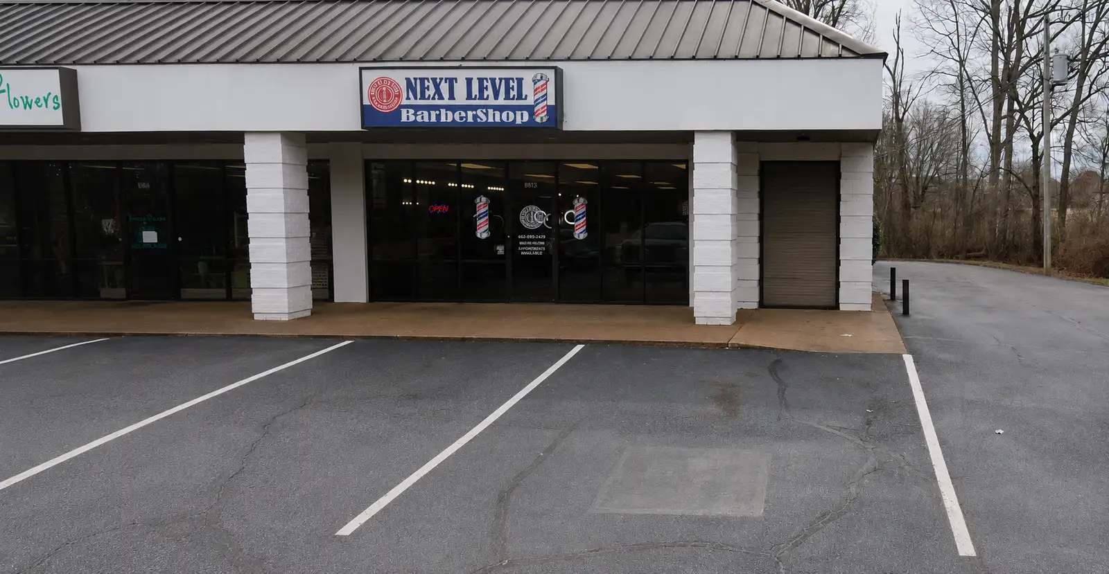 8813 Goodman Rd - ENDCAP Drive-Thru