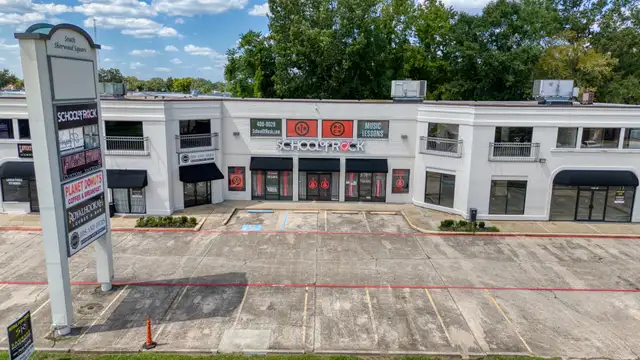Sherwood Square Shopping Center thumbnail 2