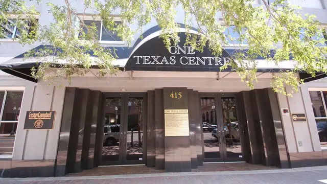 One Texas Centre Downtown Shreveport thumbnail 2