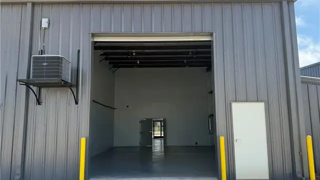 1100 SW Railroad Ave thumbnail 2