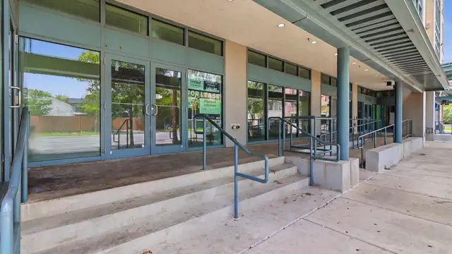 1409 Oretha Castle Haley Blvd Unit B thumbnail 3