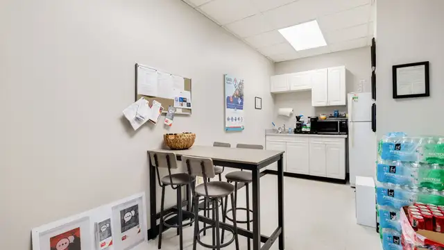Suite 400 image