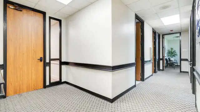 Suite 400 - 151 Southpark Rd thumbnail 4