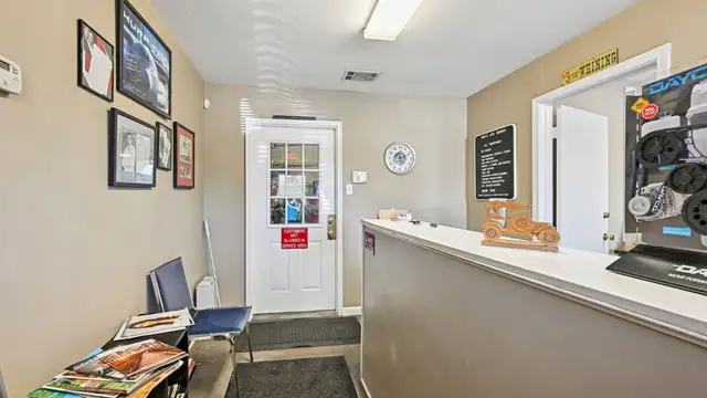 765 Asbury Dr thumbnail 4
