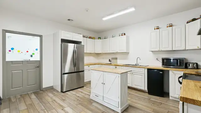 NEWLY BUILT 4,200+ sqft Heavy Commercial with parking lot thumbnail 3