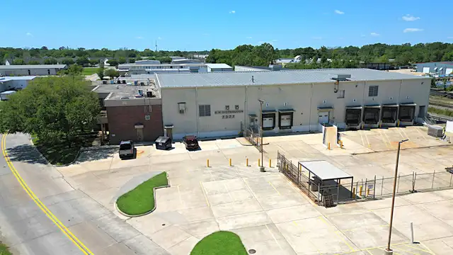 Industrial Complex with Cold Storage Capability & Income Production thumbnail 2