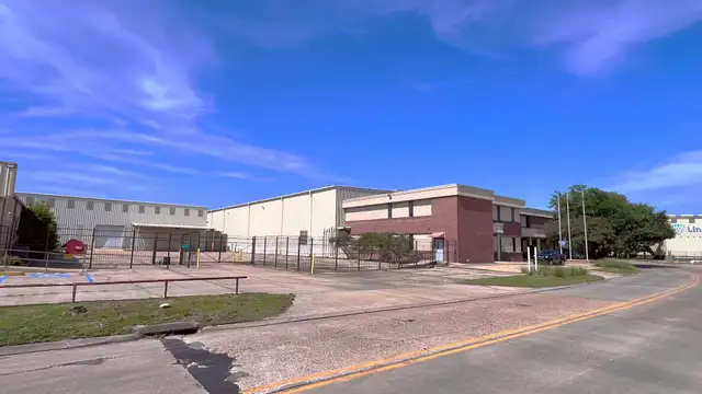 Industrial Complex with Cold Storage Capability & Income Production thumbnail 3