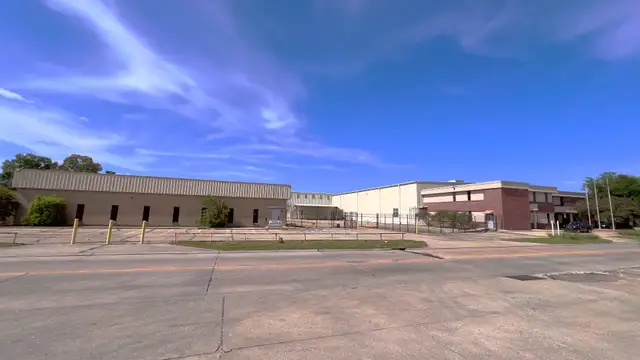 Industrial Complex with Cold Storage Capability & Income Production thumbnail 4