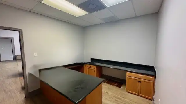 5555 Canal Blvd thumbnail 3