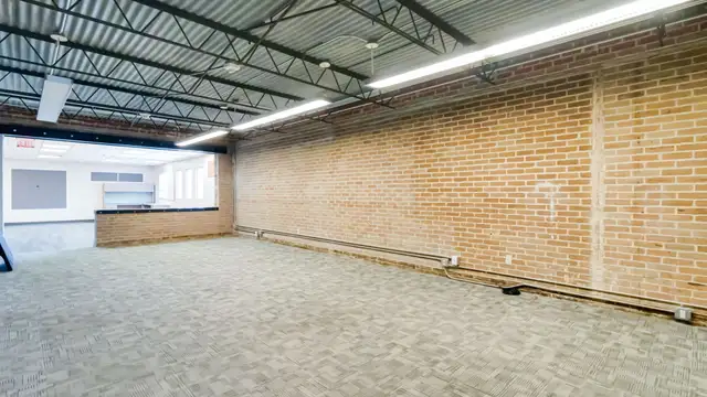 Downtown Office Space thumbnail 4