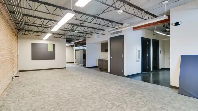 Downtown Office Space thumbnail 5