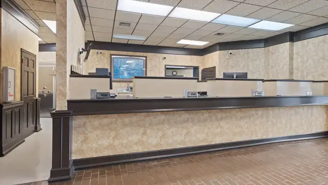 410 W University Ave thumbnail 2