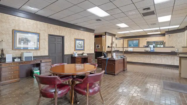 410 W University Ave thumbnail 3
