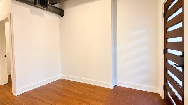 818 Montrose Drive, Suite B | ±500 SF Office / Retail Suite thumbnail 3