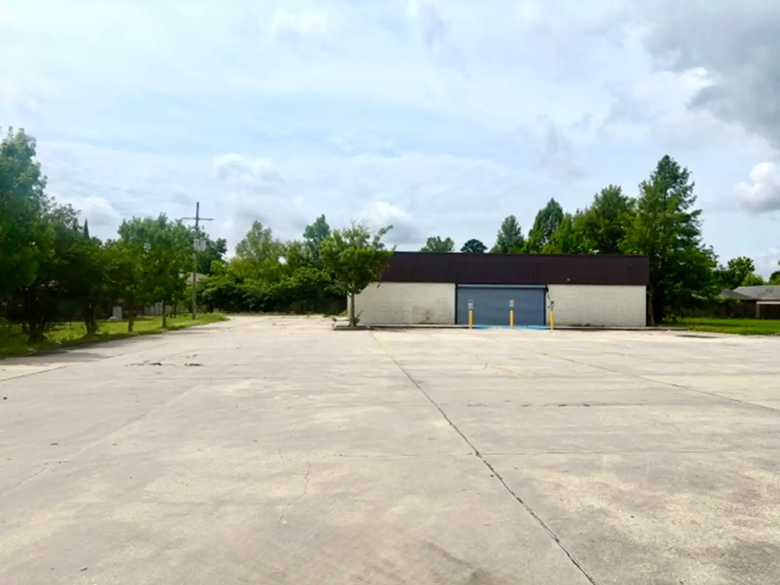 9,181SF+/-  Free Standing Building  | 4770 Hooper Rd image 2