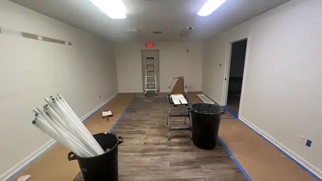 284 N Post Oak Rd thumbnail 3