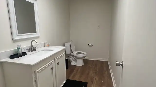 284 N Post Oak Rd thumbnail 5