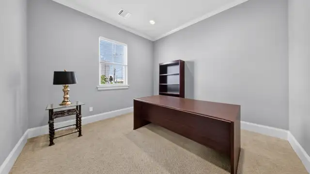 Upper unit - 830 3rd St thumbnail 5