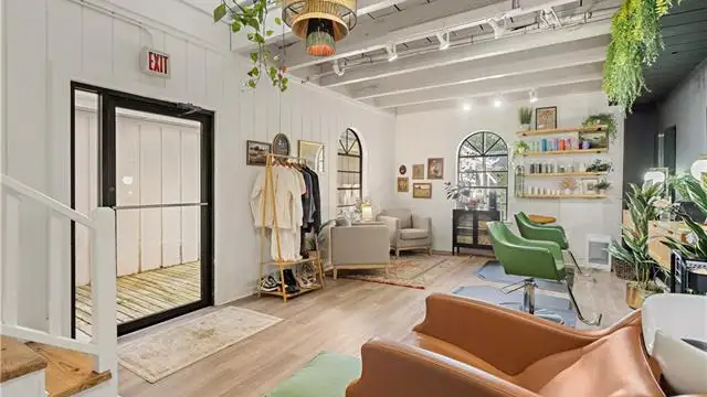 726 E Boston St thumbnail 2