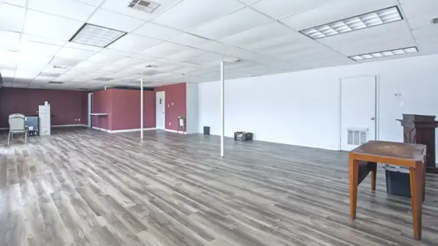 228 E Leonard Ave thumbnail 2