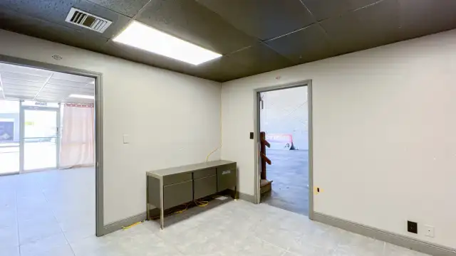 2601 Lexington Ave thumbnail 4