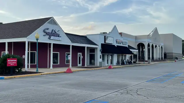 Bayou Landing Retail Center thumbnail 2