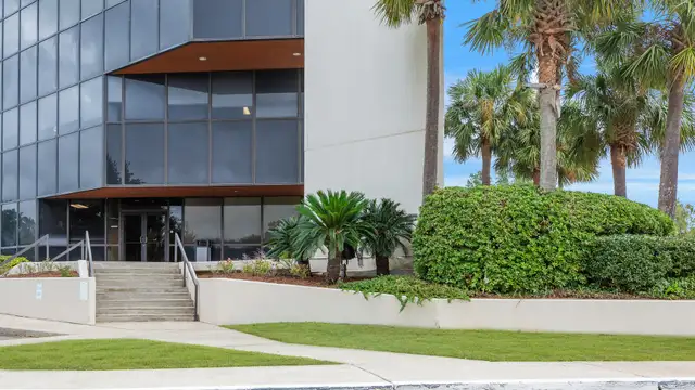 Full Floors Available - Parkway Plaza thumbnail 5