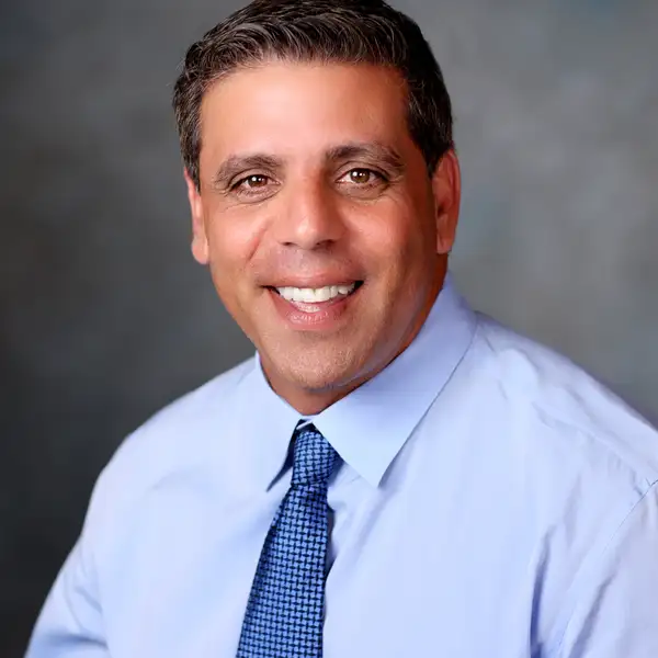 Broker Photo