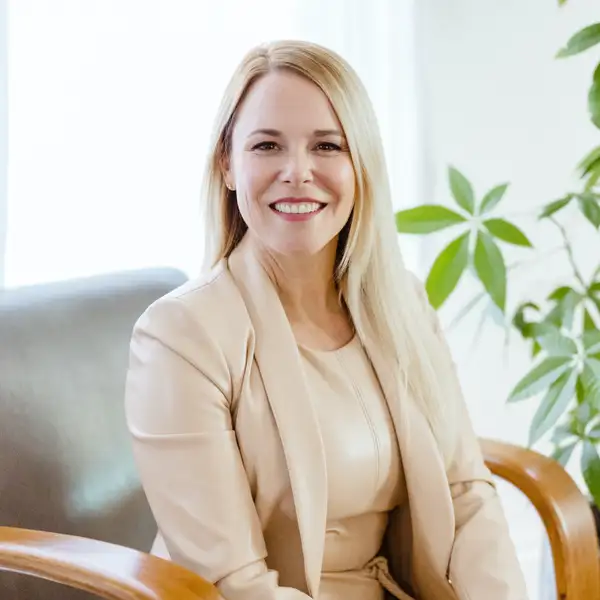 Broker Photo