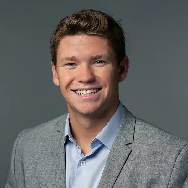 Broker Photo