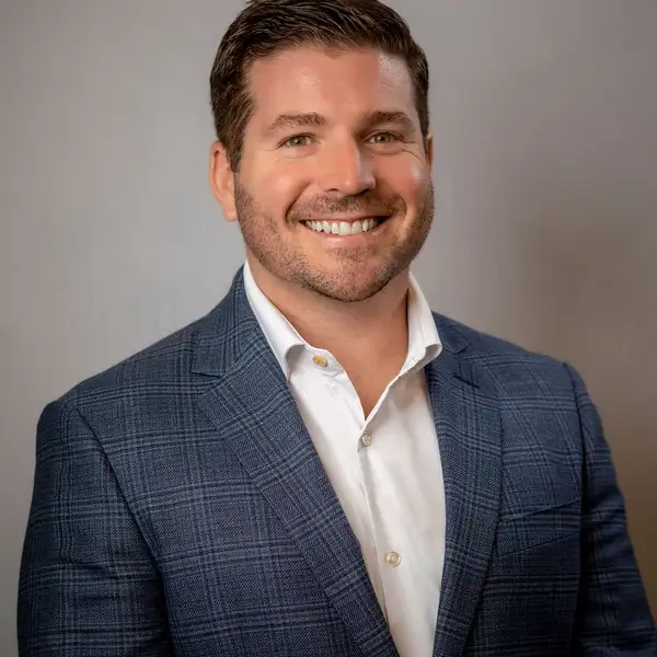 Broker Photo