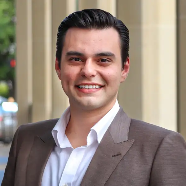 Broker Photo