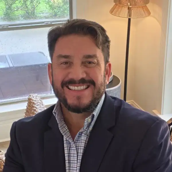 Broker Photo