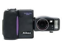 Nikon Coolpix 990 3.2MP Digital Camera