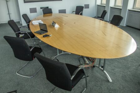 Konferenztisch oval, Tisch, Bürotisch, Büro, hochwertig