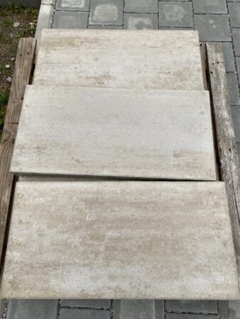 Terrassenplatten von KBH, DELGADO greige nunanciert, 70x35cm und 5cm Stärke (c. 4qm je Platte)