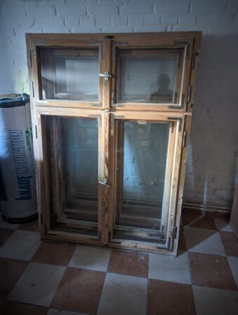Fensterelement, 170cm x 121cm (BxH)