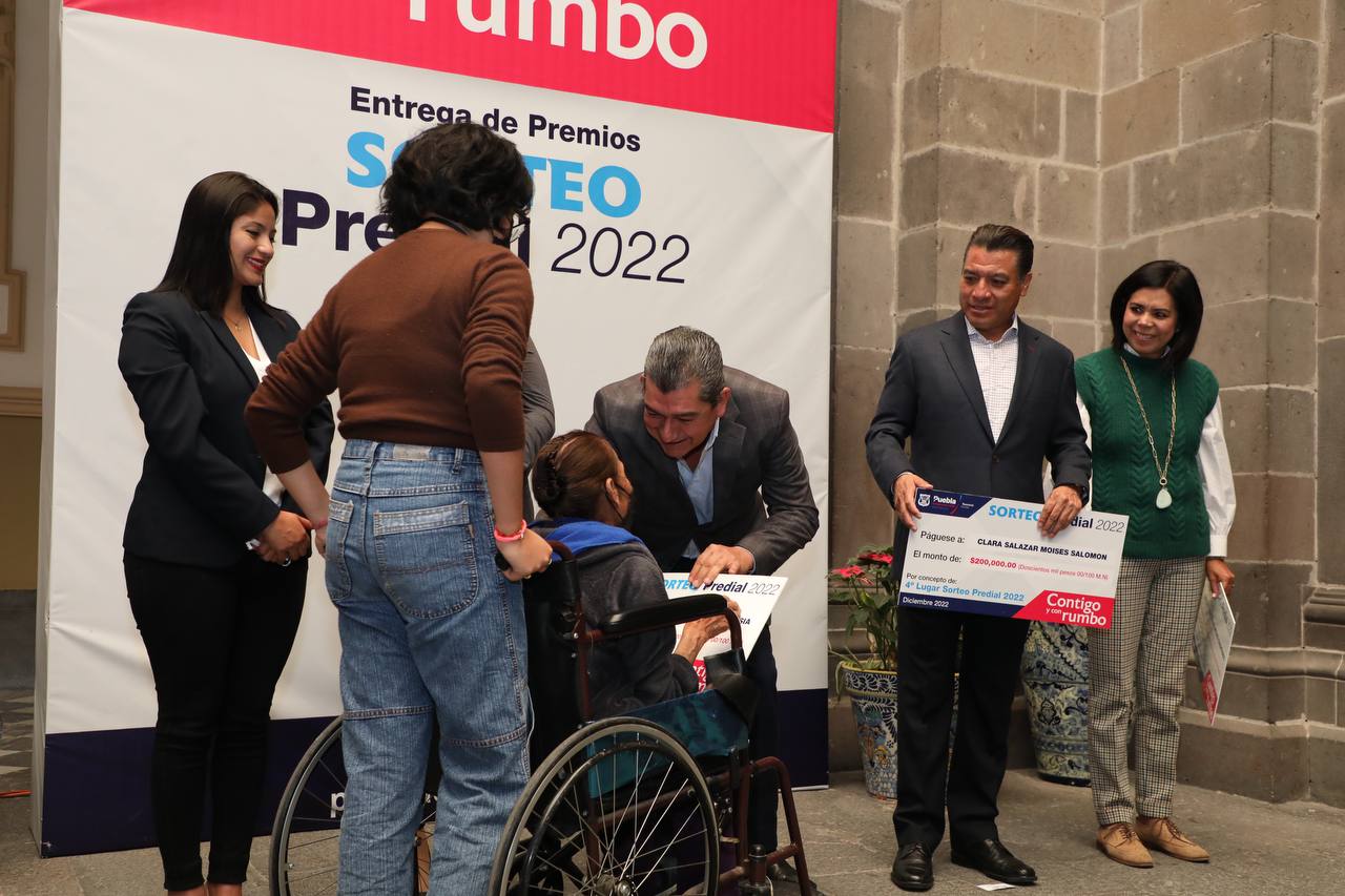 entrega-de-premios-sorteo-predia