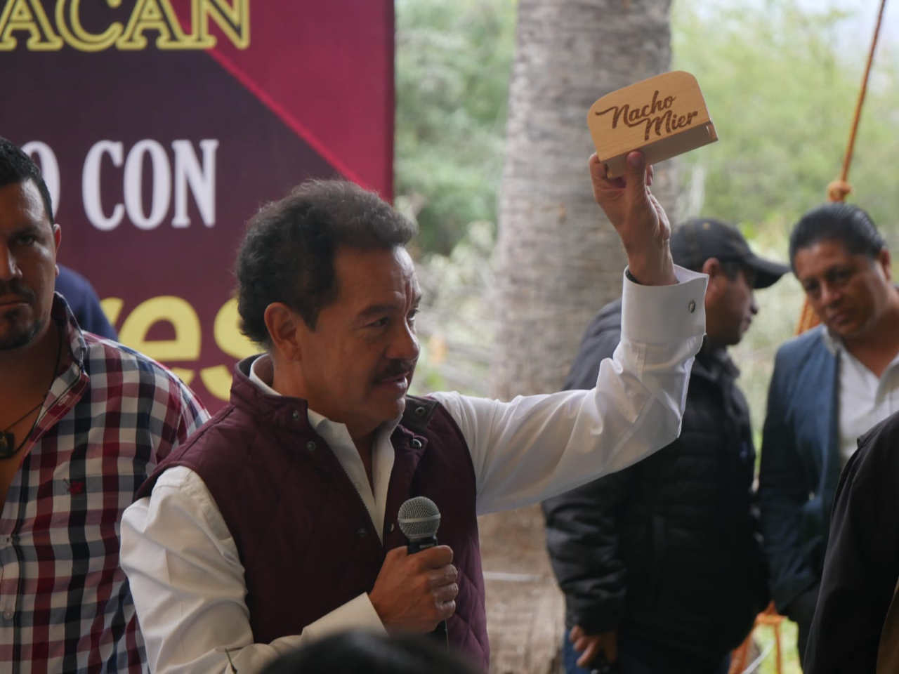 Nacho Mier visita en Tehuacán