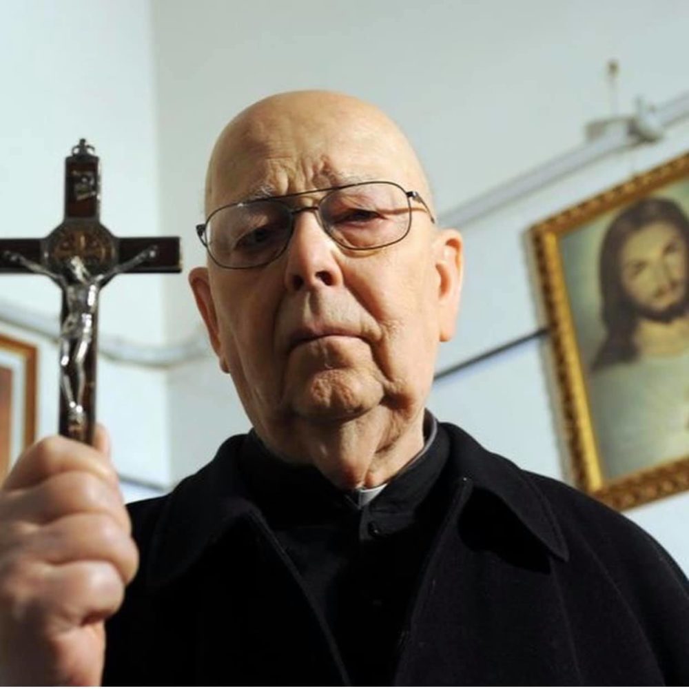 ¿Quién fue Gabriele Amorth, el sacerdote de la película ‘El Exorcista del Papa’?